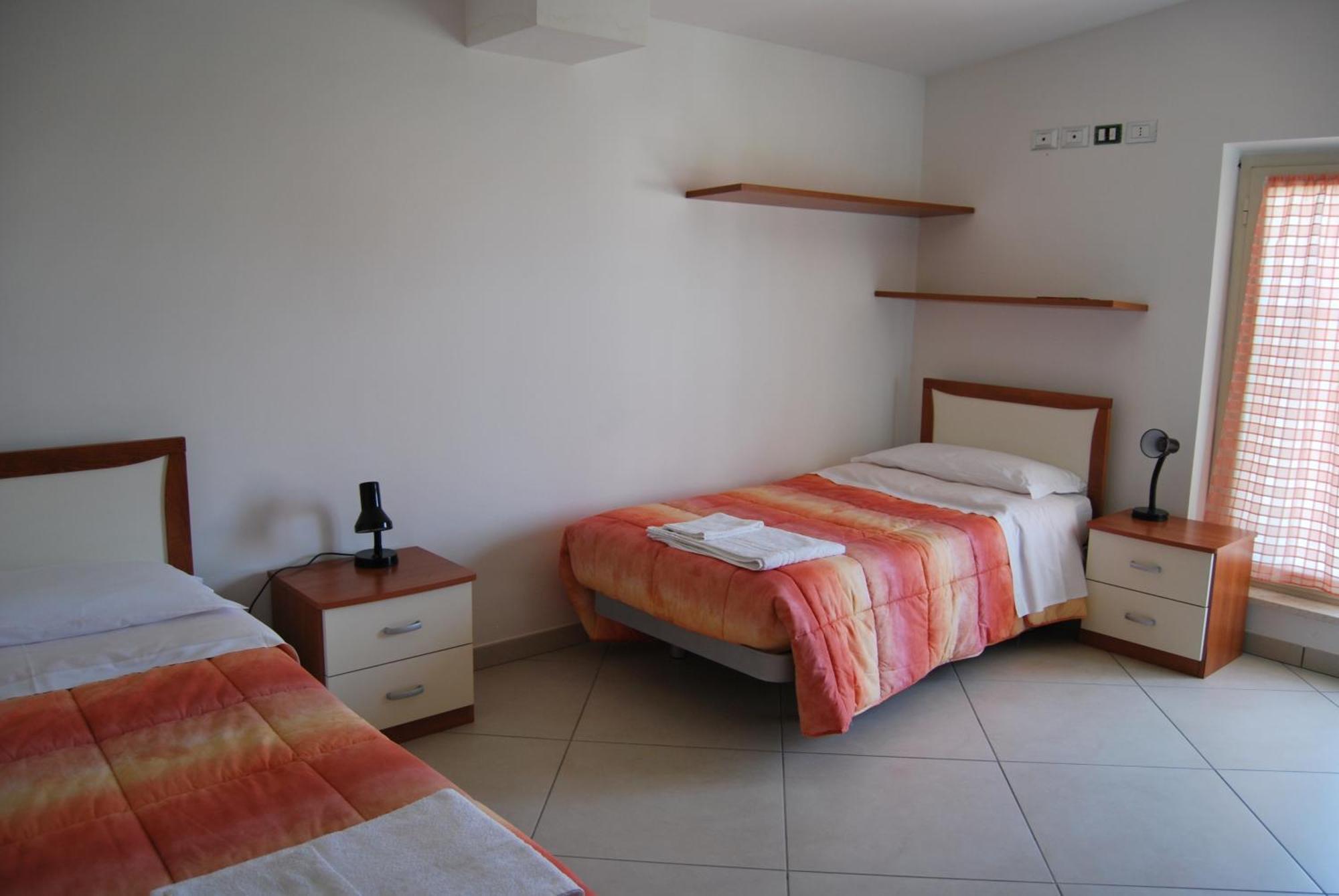 Eu Ropa Hotel Nereto Bagian luar foto